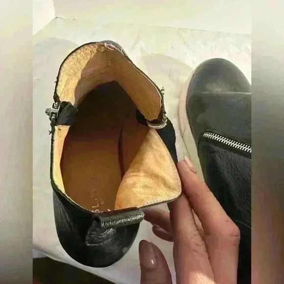 J/ Slides Leather Platform Bootie Sneakers - Picture 11 of 13